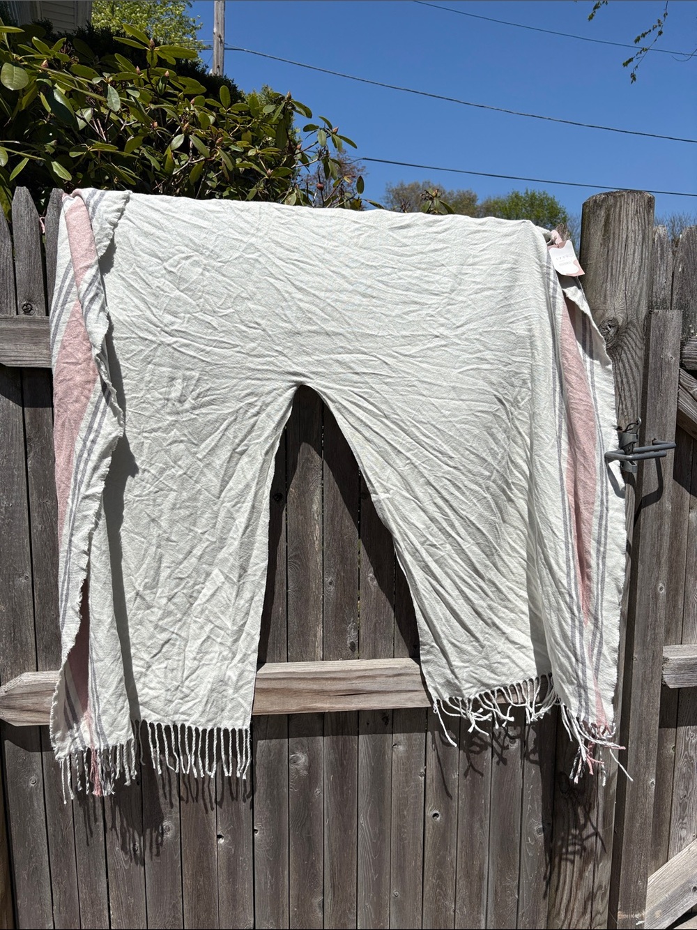 Siizu light gray with blush rose viscose wrap scarf. NWT!